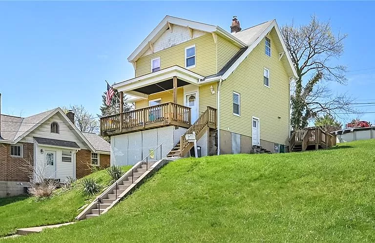 129 Bellevue Ave Pittsburgh PA 15229 ~Updated home conveniently located just off of Perry Hwy